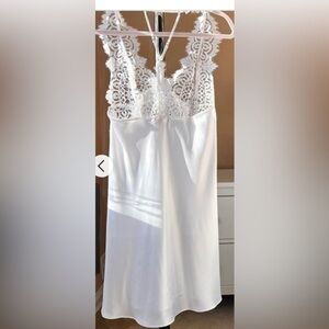 - Victoria Secret Bridal collection “I Do” lingerie wedding bridal night gown M